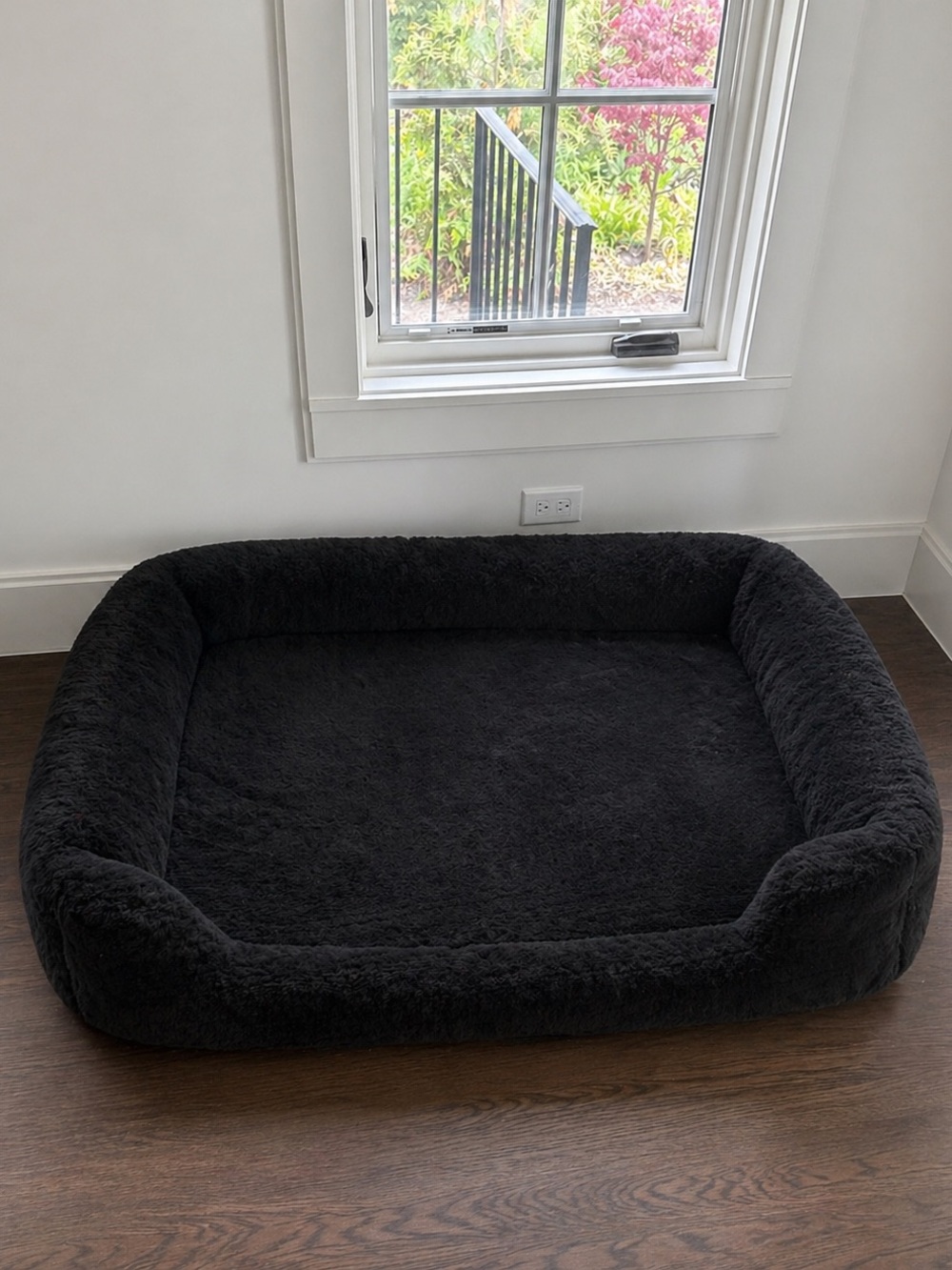 Lola Blanket Dog Bed – Large | Charcoal Faux Fur